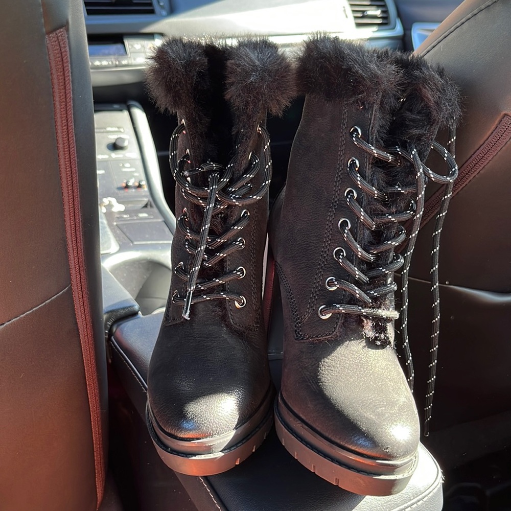 Brand DKNY size 5.5 color black
